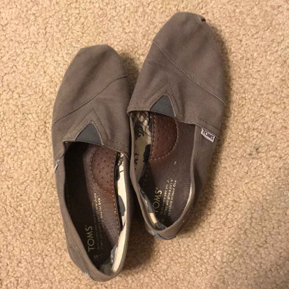 Toms